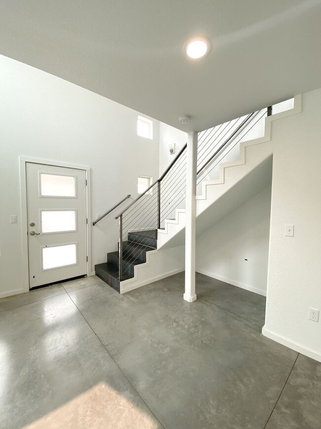 Photo - 541 Sinclair St