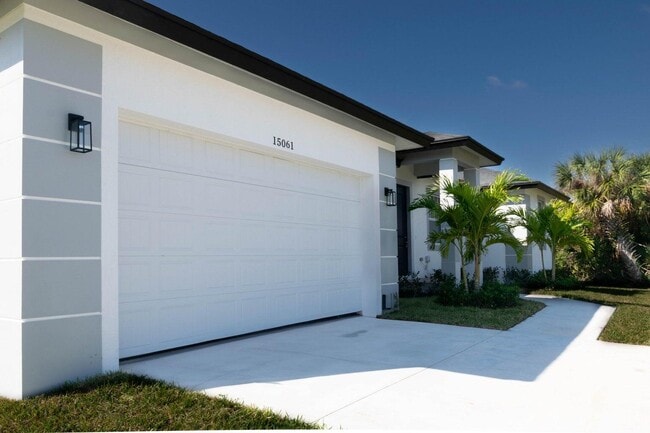 Photo - 15061 Brainbridge Cir