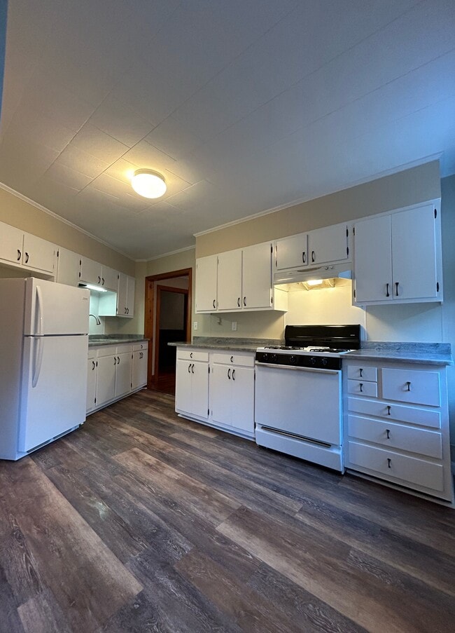Building Photo - Adams St Unit 4