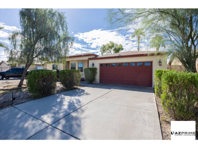 Building Photo - Exceptional 3/2 Phoenix House - Vaulted Ce...