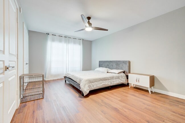 Building Photo - 2701 Bellefontaine Unit B1