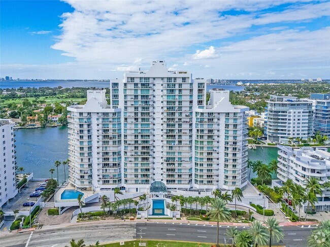 Building Photo - 5900 Collins Ave Unit 1906 Rental