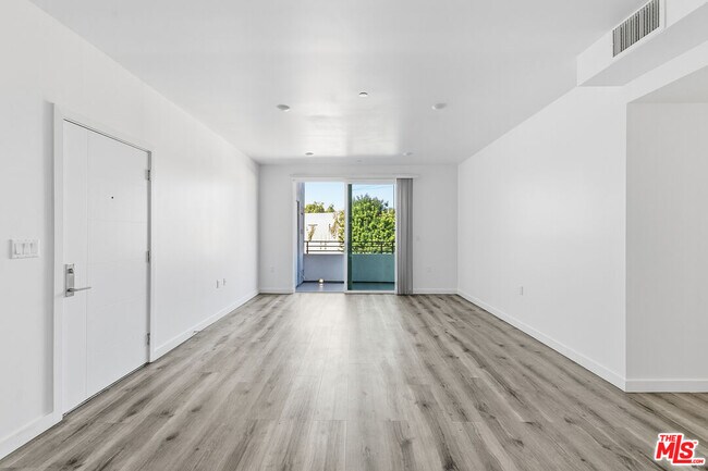 Photo - 11408 Sarah St Unit 301