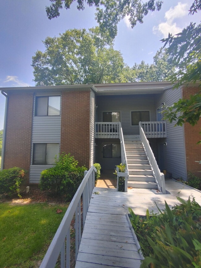 Photo - Spacious 2 Bedroom/1 Bath