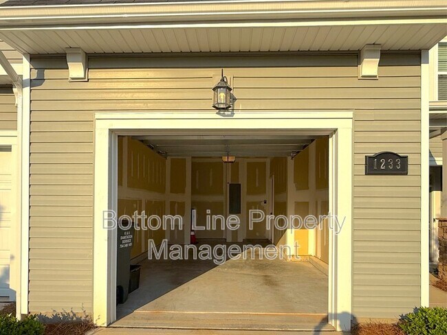 Photo - 1233 Bigelow St