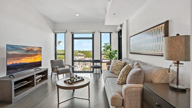 Photo - 1926 6th St NW Unidad ID1395395P