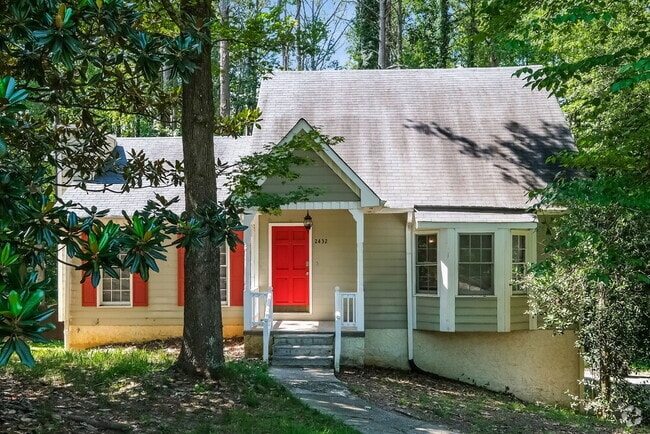 Building Photo - 2432 Hillboro Cir S W Rental