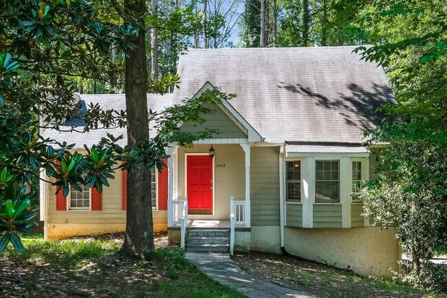 Building Photo - 2432 Hillboro Cir S W Rental