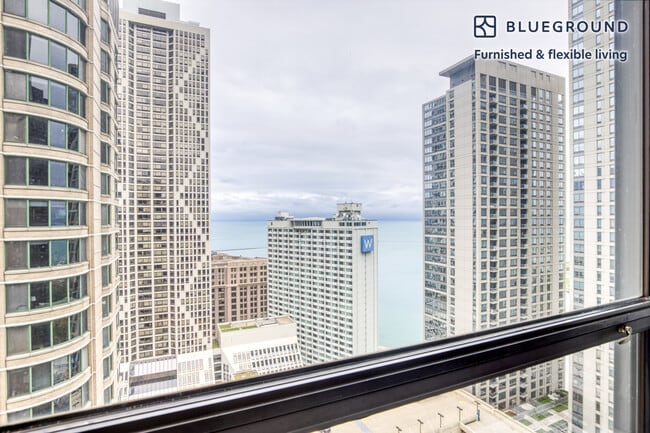 Photo - 445 E Ohio St Unidad SI FL35-ID448