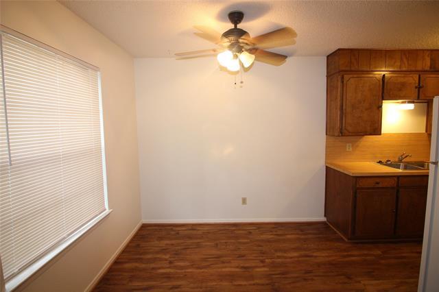 Photo - 511 W Oak St Unidad 13