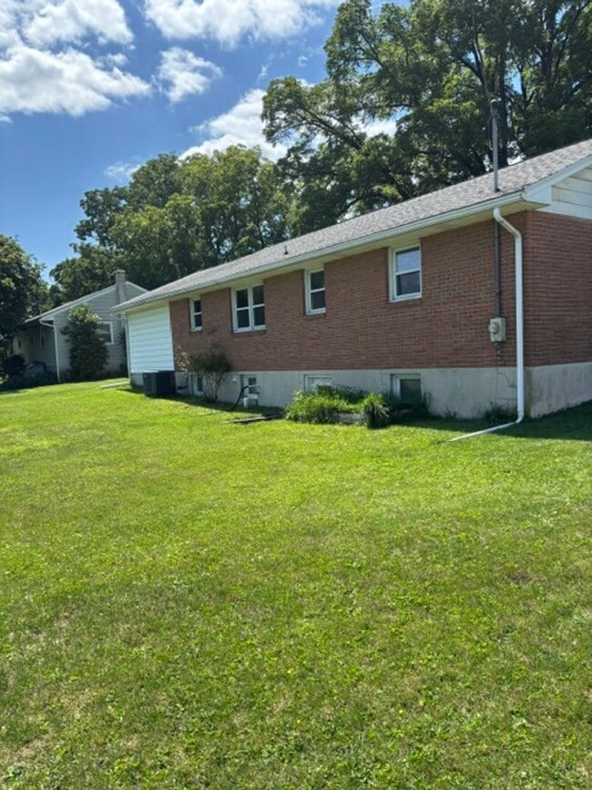 Photo - 34 Locust Ln