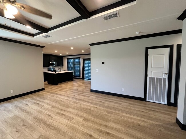 Photo - 1093 Anna Ln