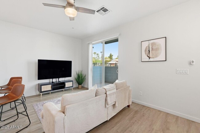 Photo - 7959 N 53rd Ave