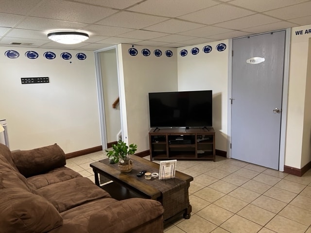 Photo - 103 N 6th Ave