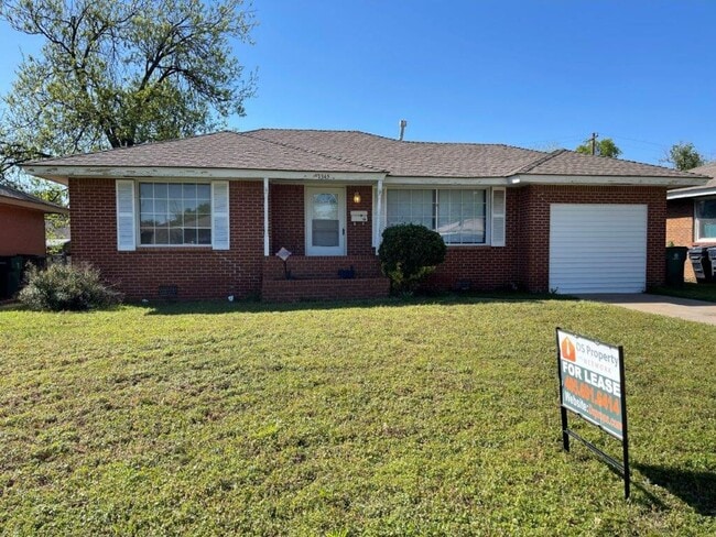 Building Photo - 2 bed garage conversion adding a flex room, full size washer connections.