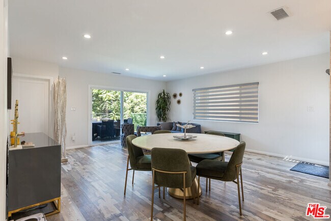 Photo - 10315 Fairgrove Ave