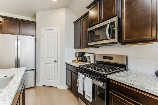 1905 Osbert Nelly Dr