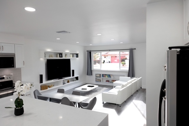 Living Room - 53130 Avenida Mendoza Casa