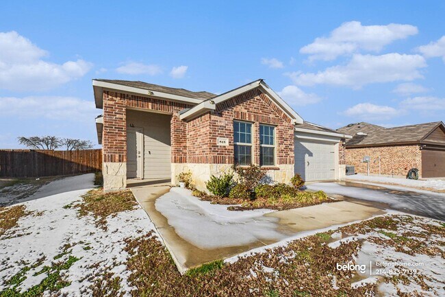 Photo - 815 Ranahan Ln