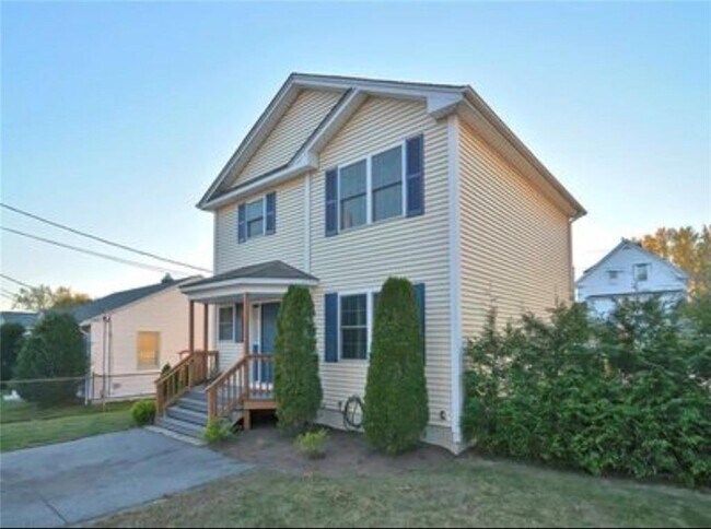 Photo - 44 Lark Ave