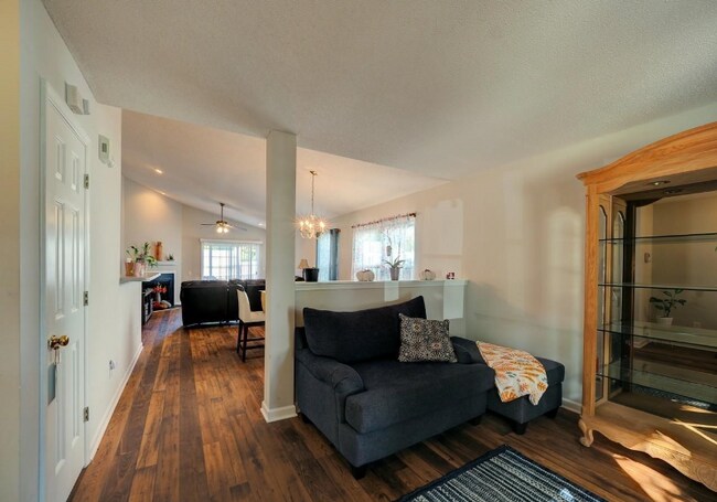 Photo - 4016 Apperson Dr