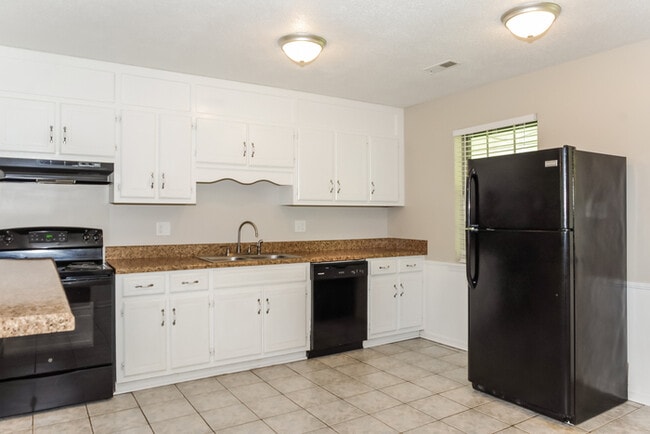 Photo - 507 Plum Dr SW
