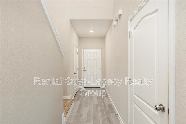 Photo - 12667 Josslyn Ln