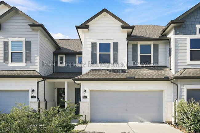Building Photo - 7333 Hinsdale Dr