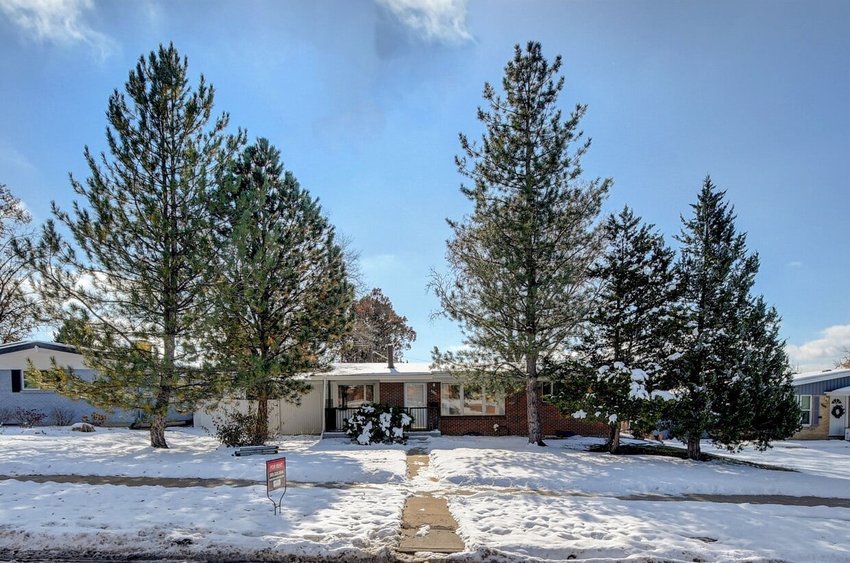 4 bedroom, 2 bath Ranch with detached 3 ca... - 4 bedroom, 2 bath Ranch with detached 3 ca...