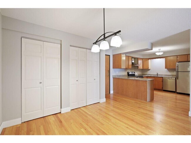 Photo - 232 W Franklin Ave Unidad 206