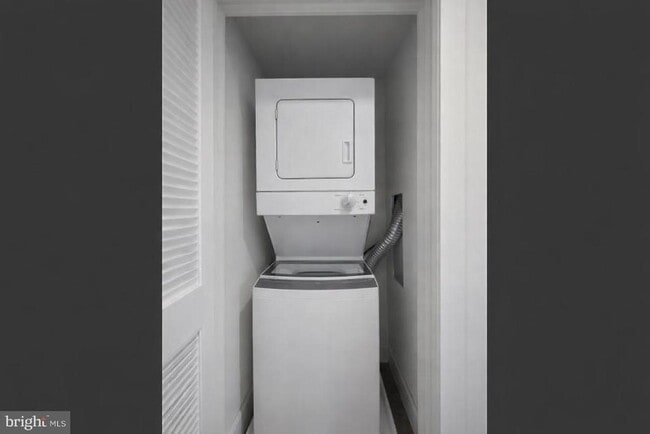 Photo - 604 17th St NE