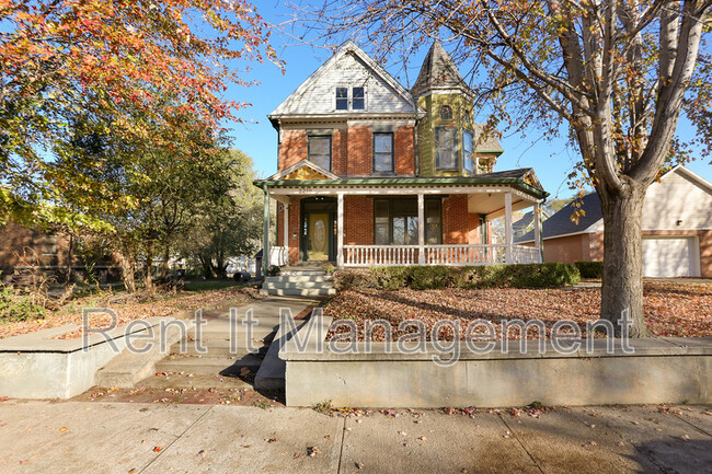 Building Photo - 2210 Wirt St Rental
