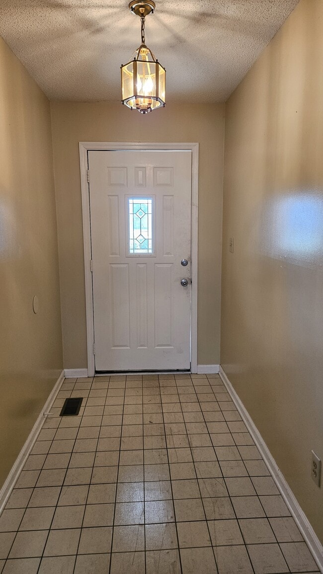 Photo - 4014 Yarmouth Rd