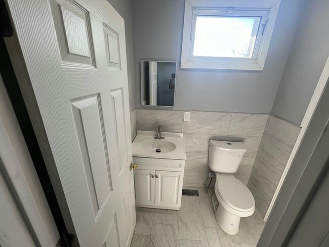 Photo - 346 Ridgeway St