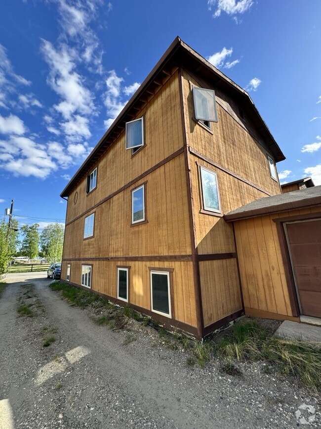 Building Photo - 1121 20th Ave Unit #2 Rental
