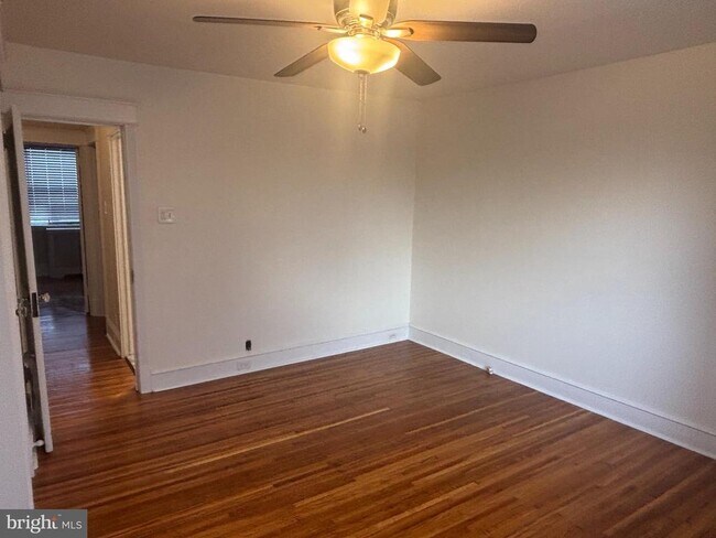 Photo - 3423 Vaux St