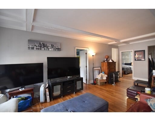 Photo - 110 Lanark Rd
