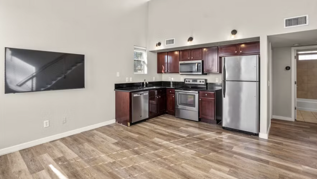 Roosevelt West Townhomes - Roosevelt West Townhomes