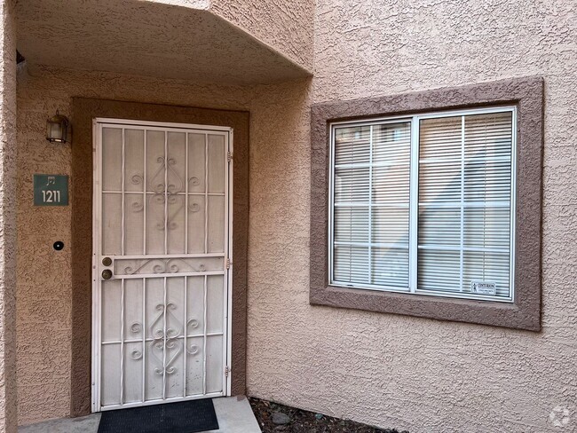 Building Photo - TWO BEDROOM CONDO WITH TWO CAR GARAGE IN H...