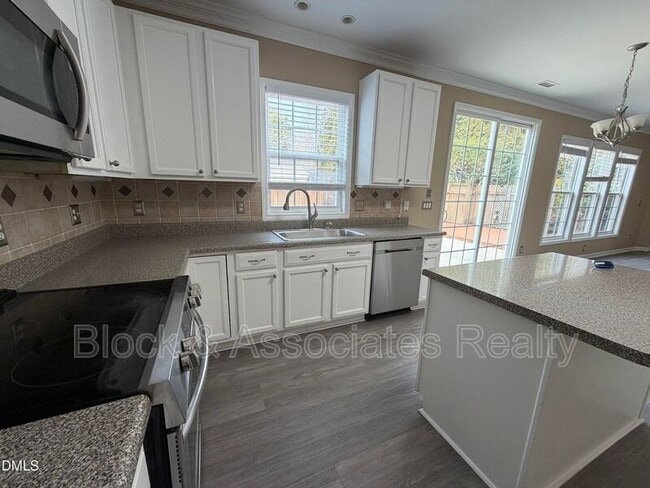 Photo - 2418 Lazy River Dr