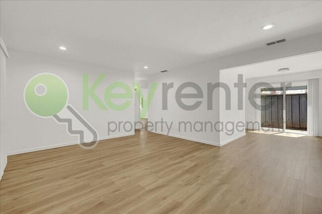 Photo - 7603 Linden Ave