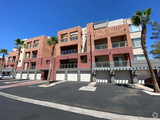 Building Photo - FABULOUS 4TH FLOOR CONDO IN GATED COMMUNIT... Unit 403