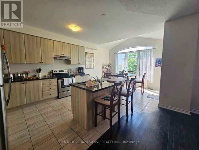 Photo - 219 Northglen Blvd