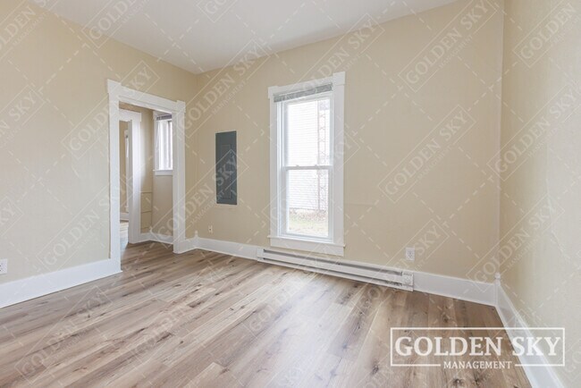 Photo - 407 N Plum St