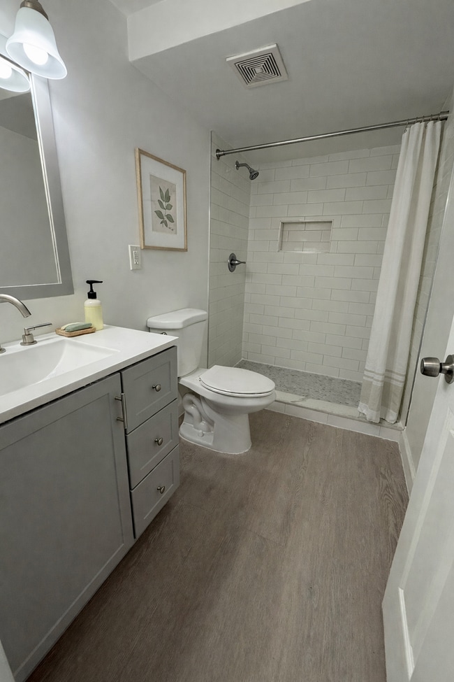 Photo - 336 W 18th St Unit A