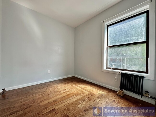 Photo - 518 W 204th St Unit 1