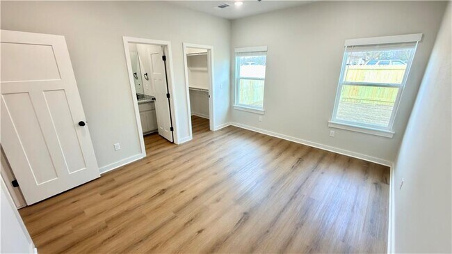 Photo - 510 Cosmos St