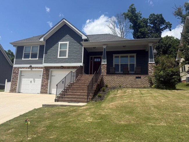 Photo - Elegant 3-Bedroom Home in Gated Seven Lakes with Community Pool