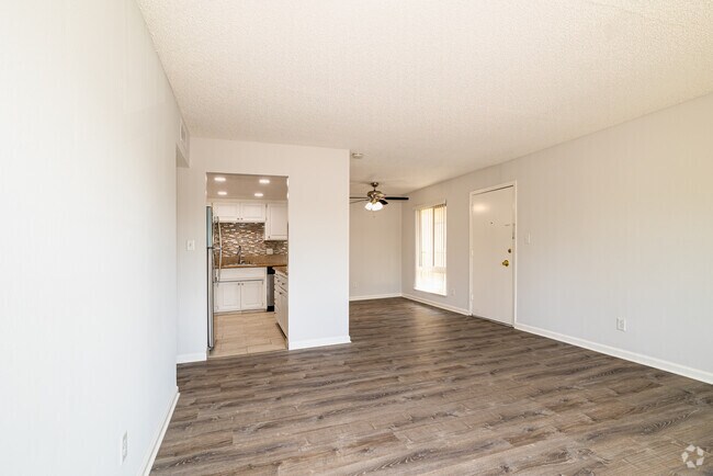 2BR, 1BA - 1.034SF - Marconi Gardens Apartments
