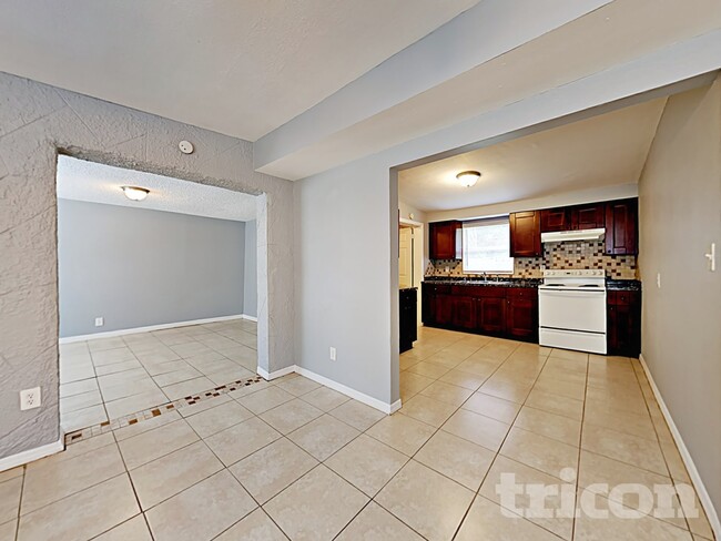 Photo - 651 12th Ave N